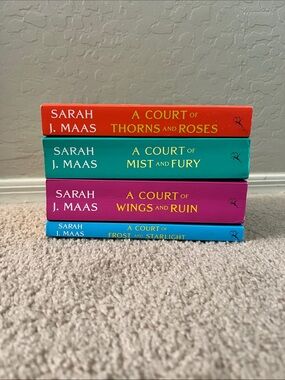 Sarah J. Maas A Court of Thorns and Roses Colorful Paperback Set
